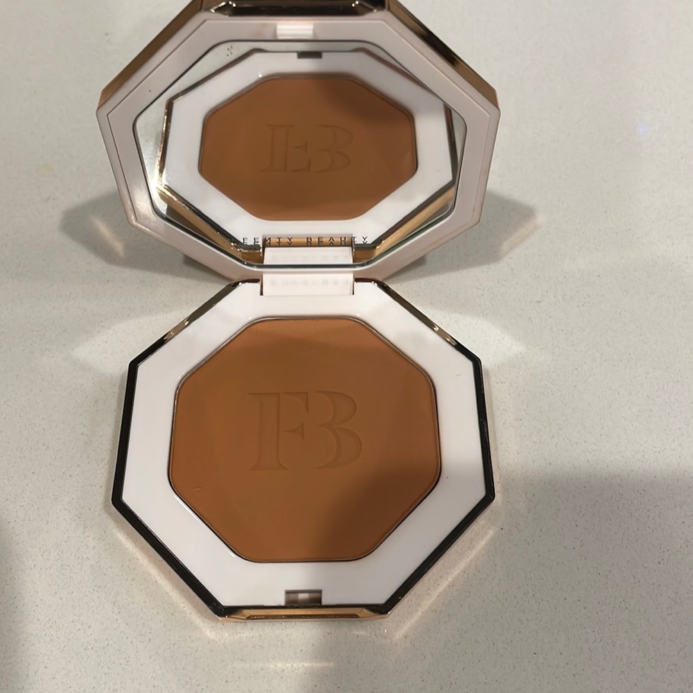 Fenty Beauty Sun Stalk’r stalker Instant Warmth Bronzer Bajan Gyal NEW